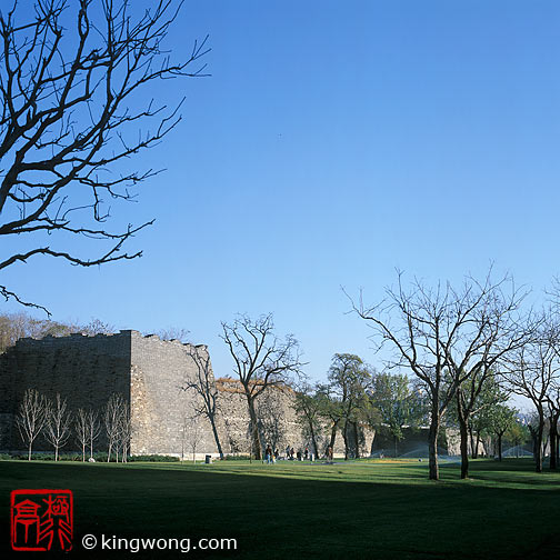 --  Beijing City -- Chongwenmen Gate Wall